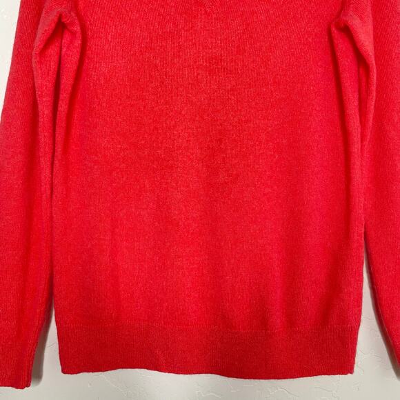 Bloomingdales Coral Pink 100% 2-Ply Cashmere V Neck Sweater Size Small - Picture 3 of 8